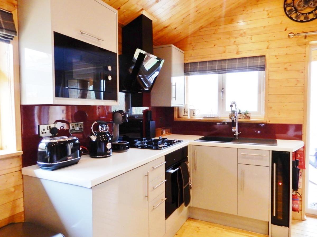 Balmoral Studio Lodge เอลส์เมียร์ ภายนอก รูปภาพ