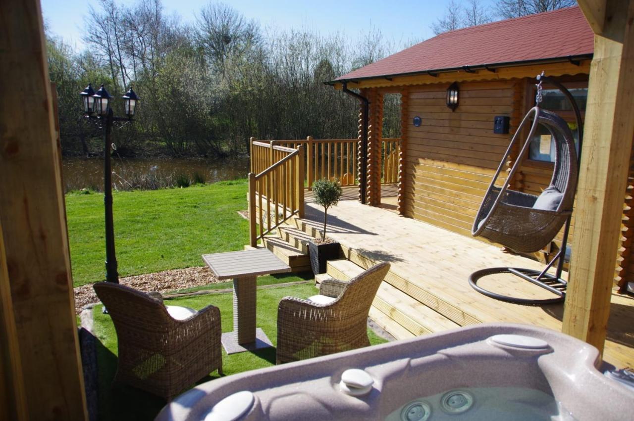 Balmoral Studio Lodge เอลส์เมียร์ ภายนอก รูปภาพ