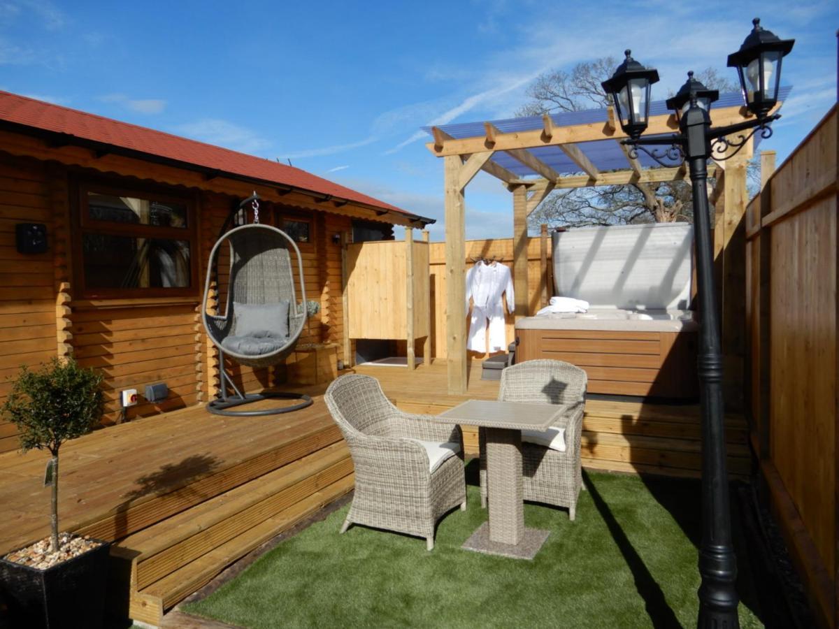 Balmoral Studio Lodge เอลส์เมียร์ ภายนอก รูปภาพ